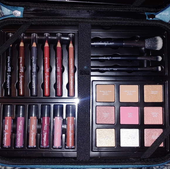 (1) LEFT!! Glamour on-the-go by ULTA beauty - Picture 3 of 4